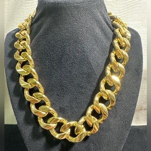 Vtg: Chunky Gold Toned Link Necklace •••Medium Weight